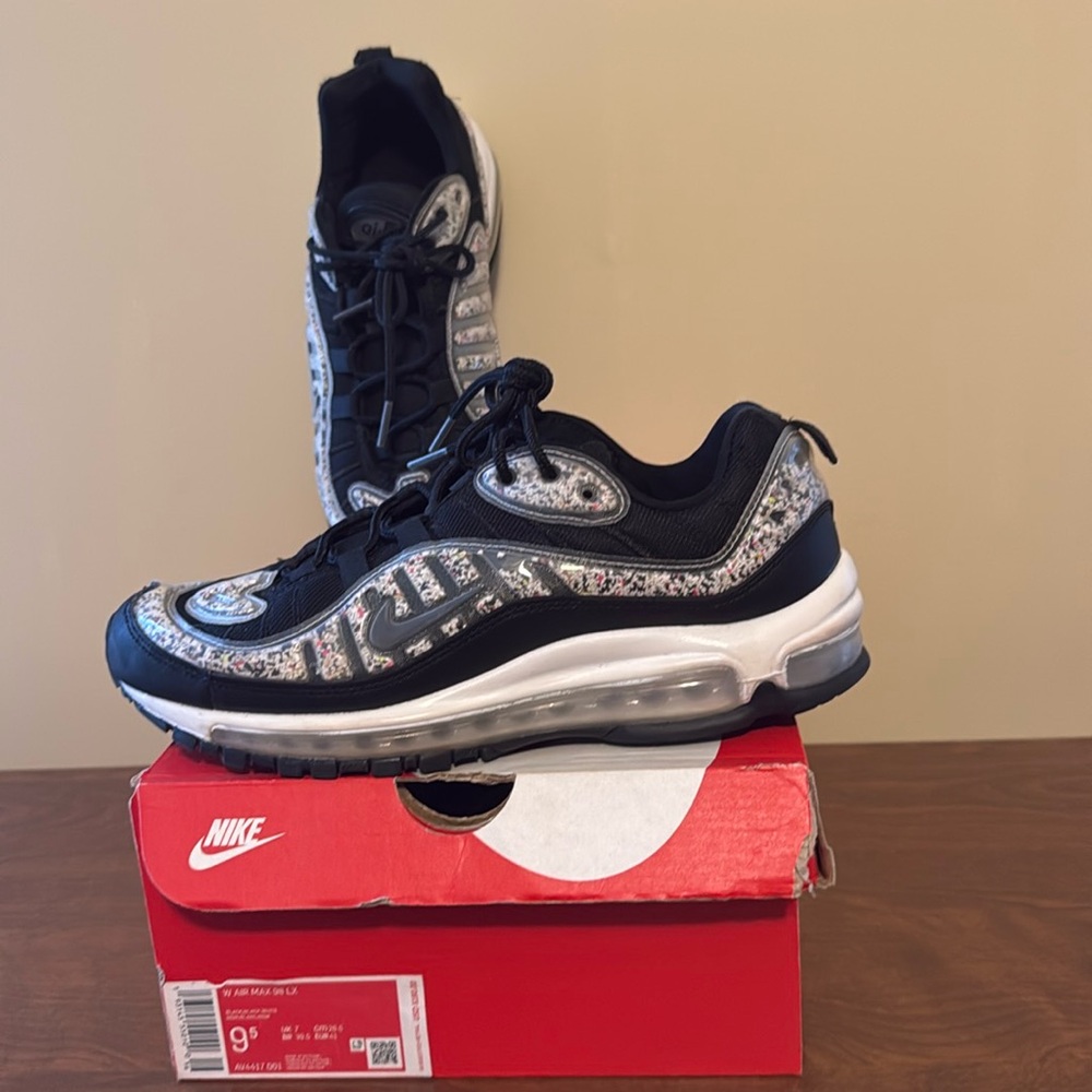 Nike Women's Black and White Air Max Sneakers